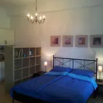 Ian 1 Apartment *