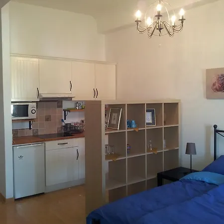 Ian 1 Apartment *