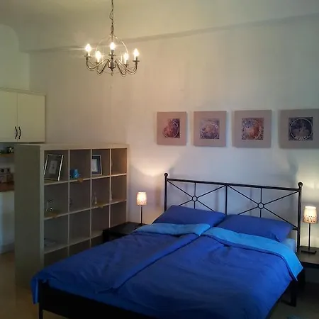 Ian 1 Apartment *